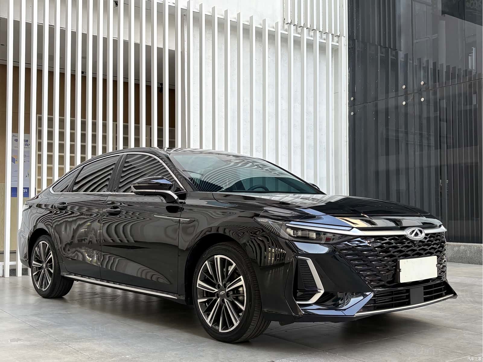 Chery Arrizo 8, 2023 3