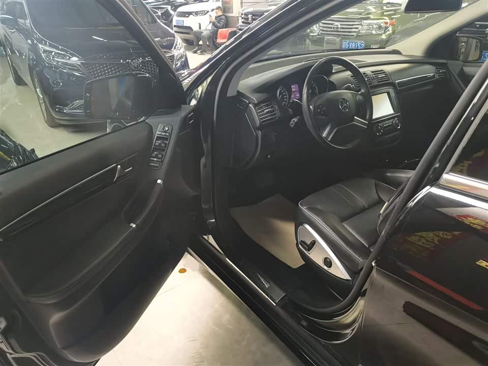 Mercedes-Benz R-class