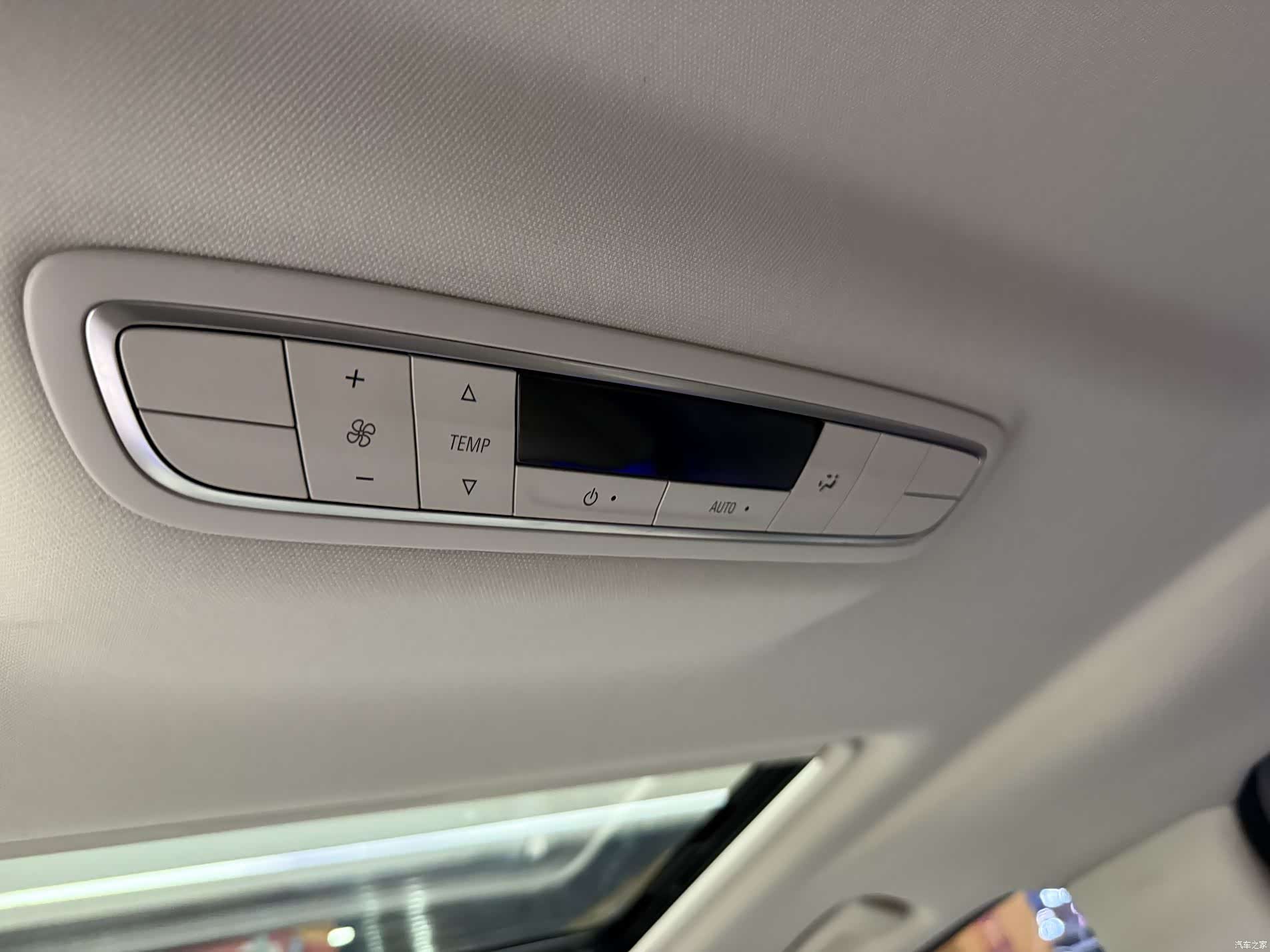 Buick GL8, 2021 9