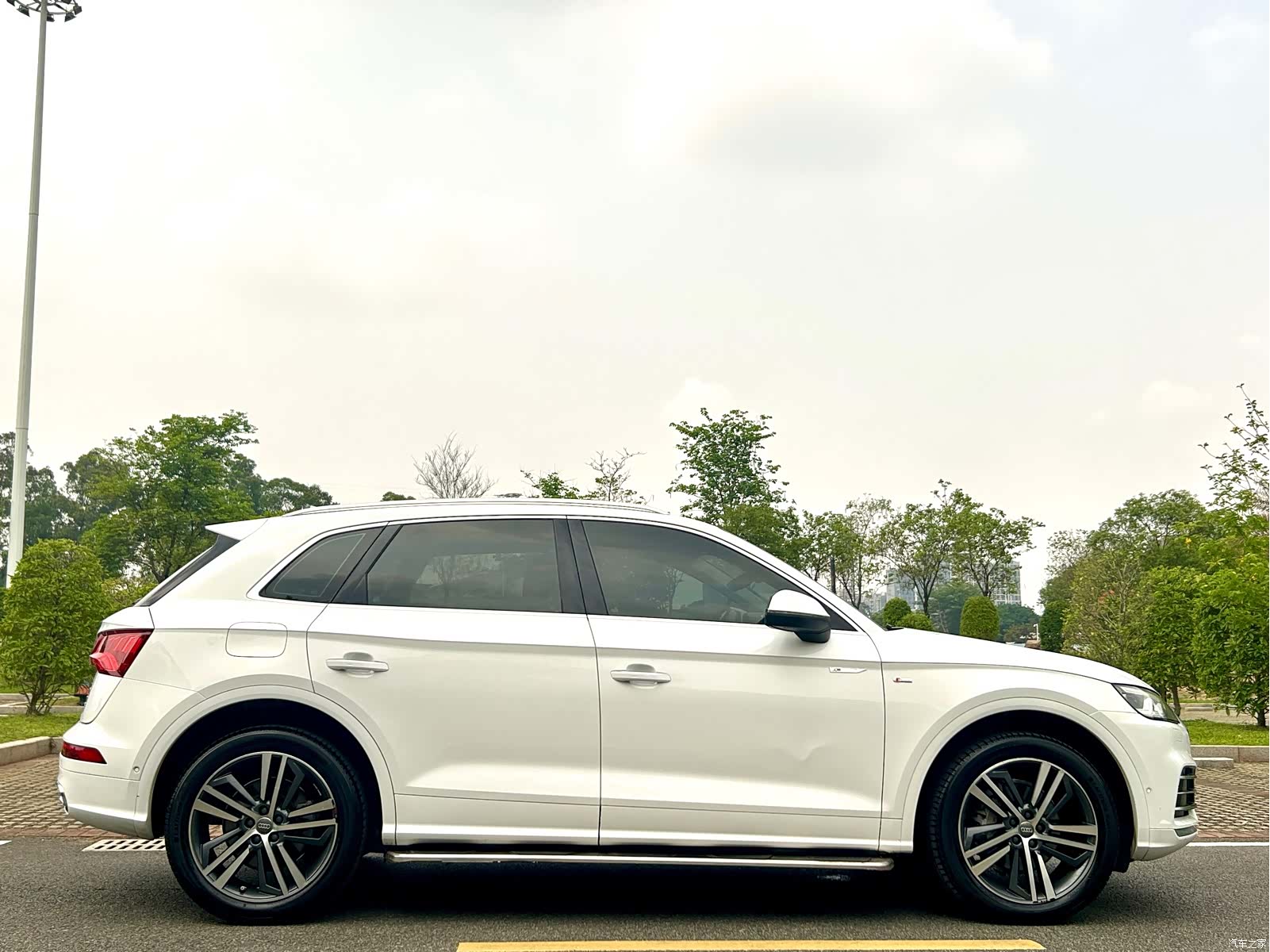 Audi Q5L, 2020 9