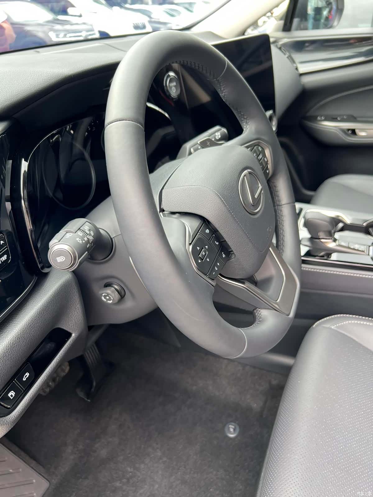 Lexus NX, 2024 10