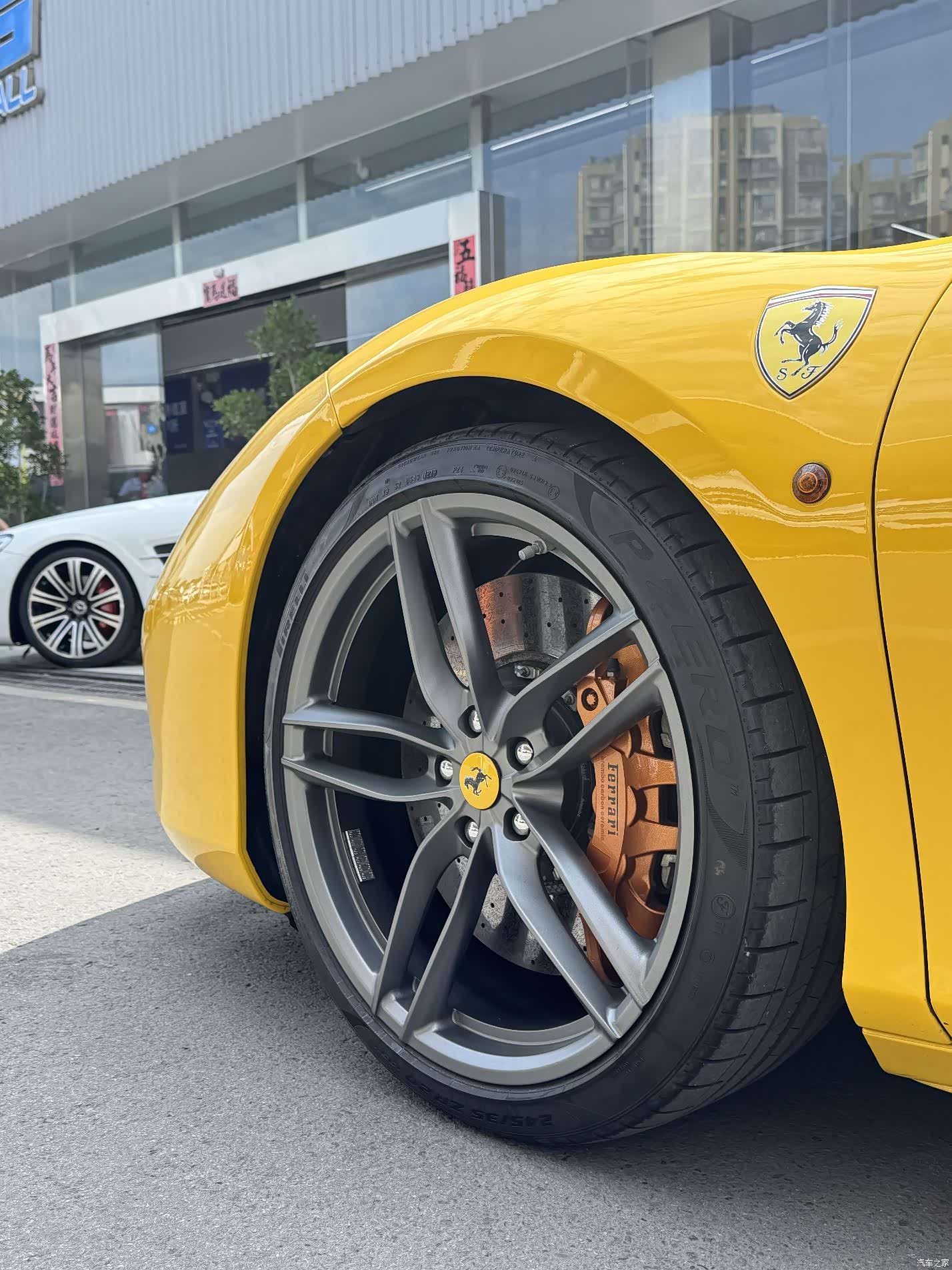 Ferrari 488, 2017 4
