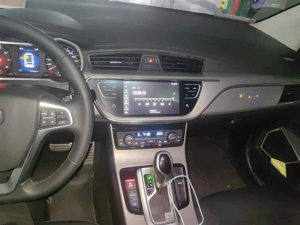 Geely Emgrand GS