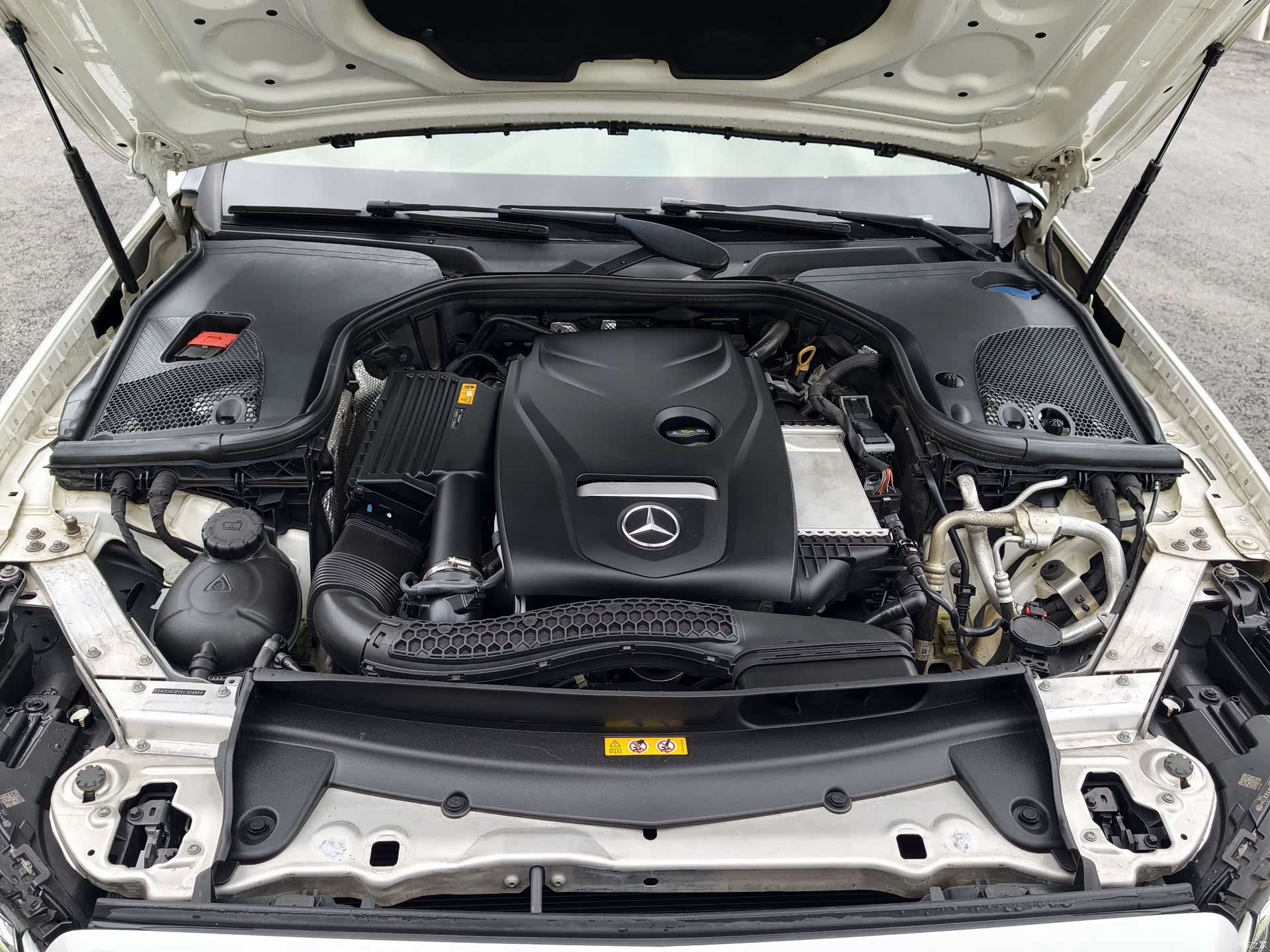 Mercedes-Benz E-Class, 2019 26