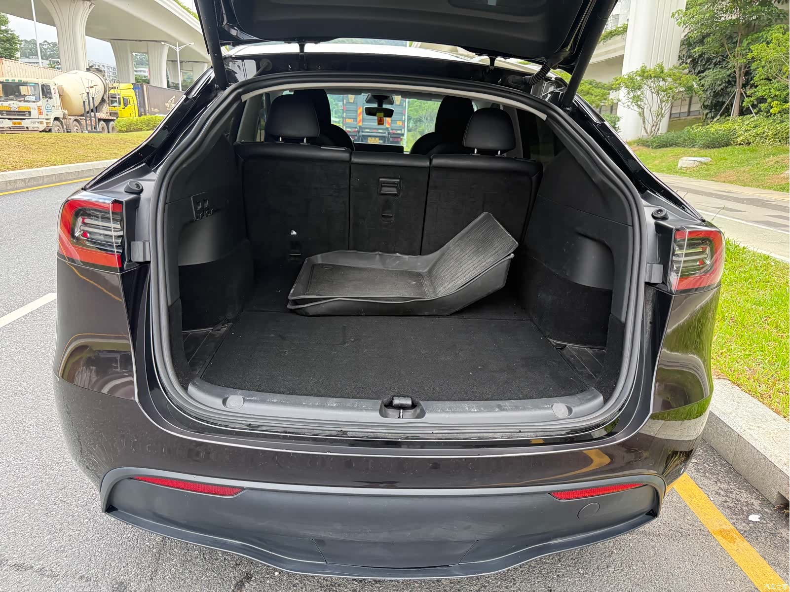Tesla Model Y, 2023 12