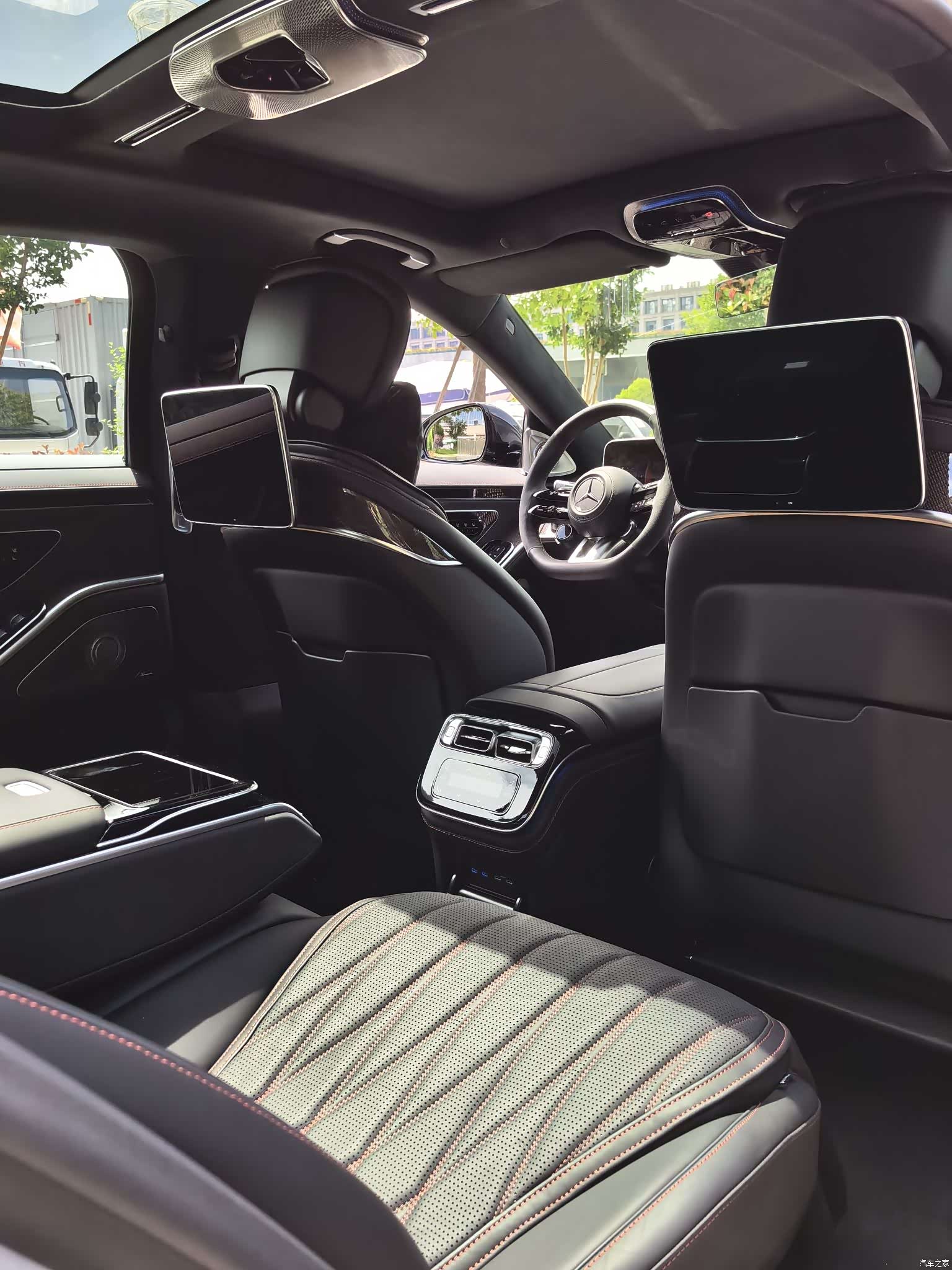 Mercedes-Benz S-Class, 2025 14