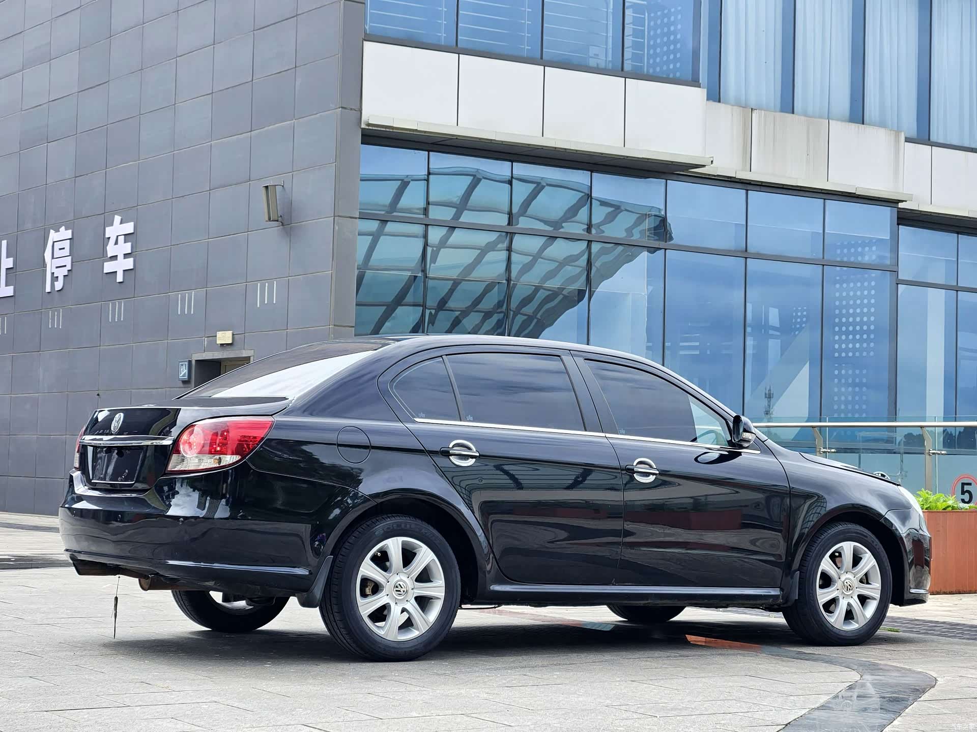 Volkswagen Lavida, 2011 9