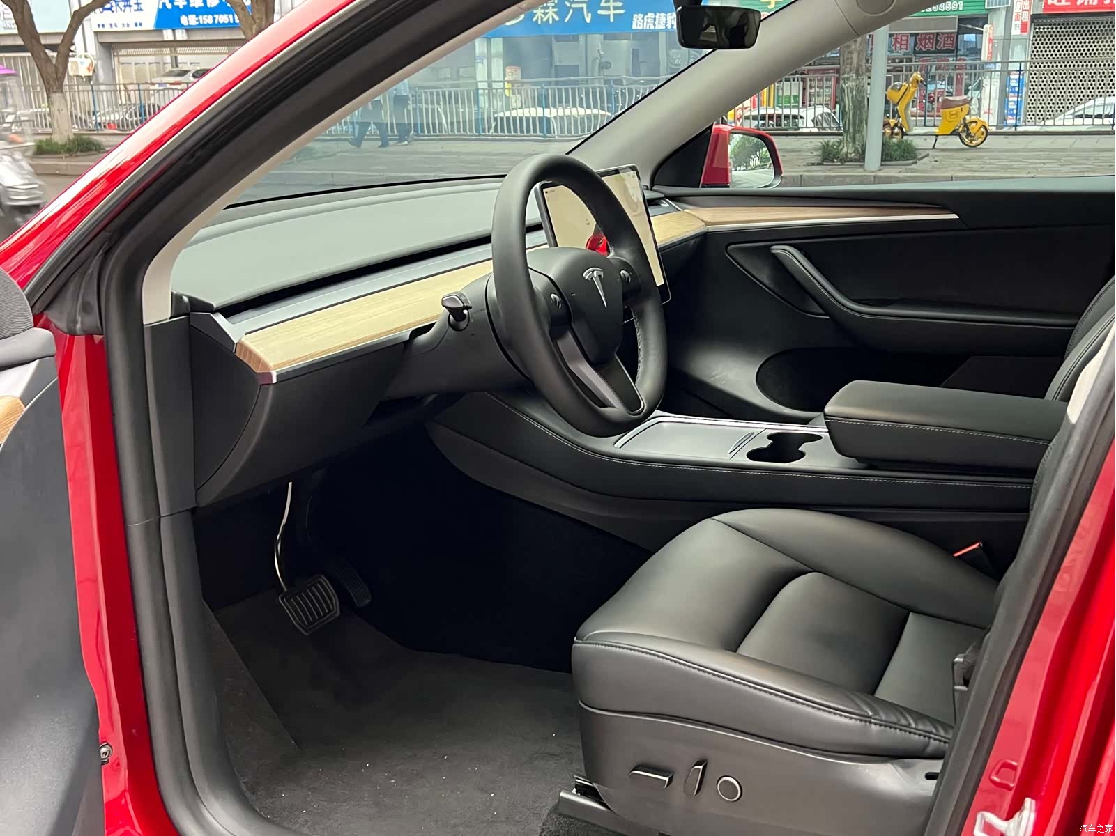 Tesla Model Y, 2023 10