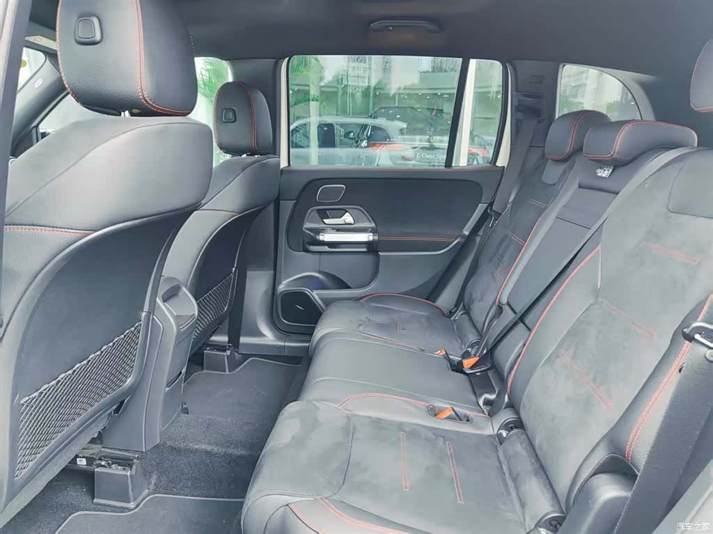 Mercedes-Benz GLB, 2025 14