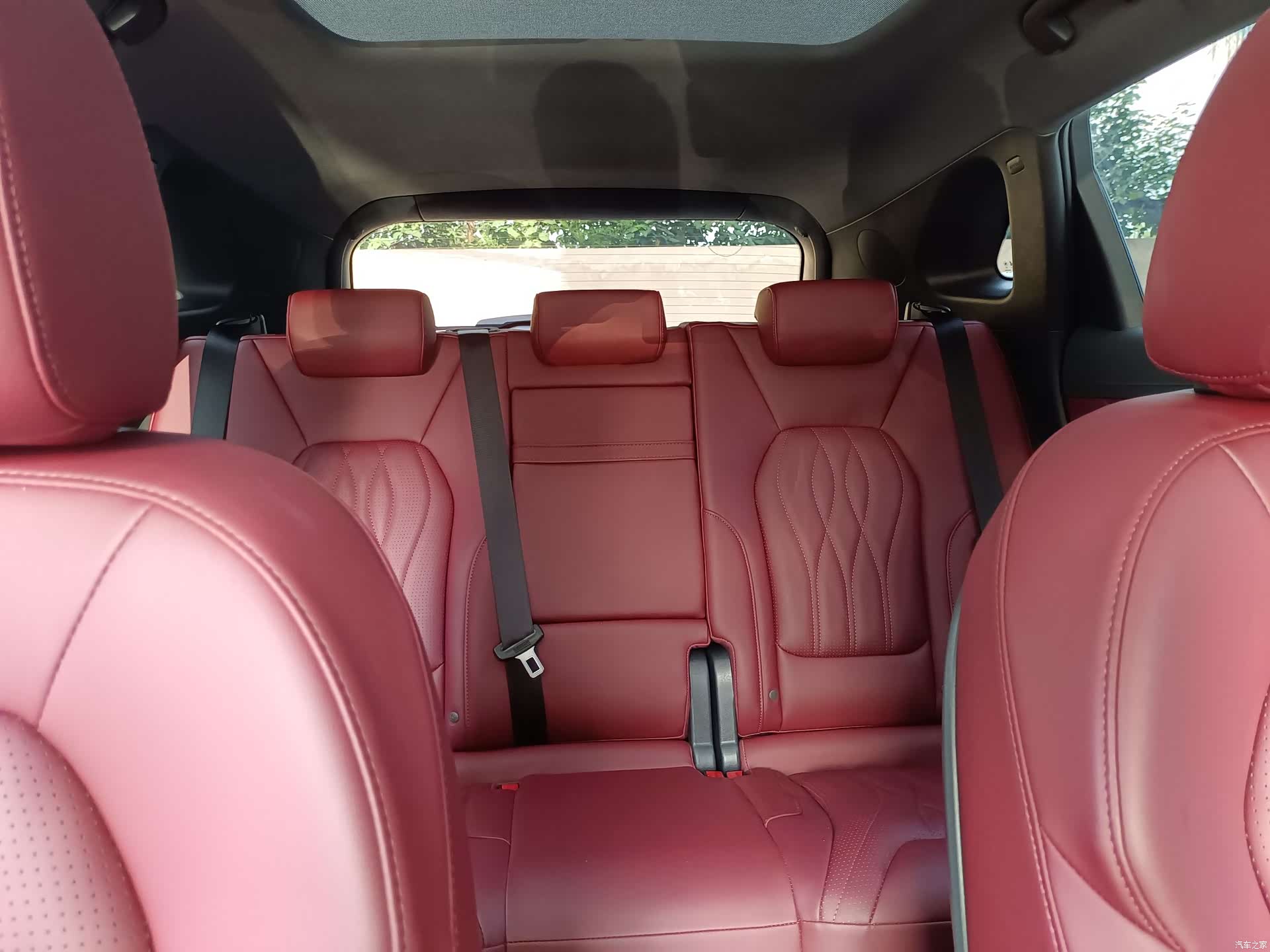 Hongqi HS5, 2024 13