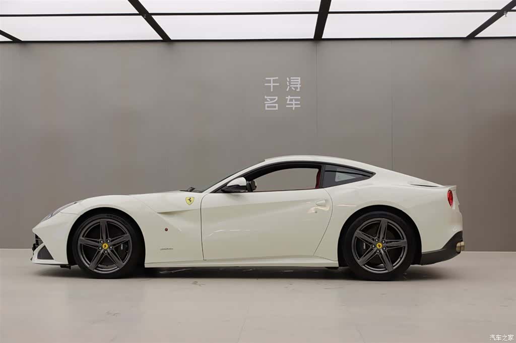 Ferrari F12ber, 2016 3
