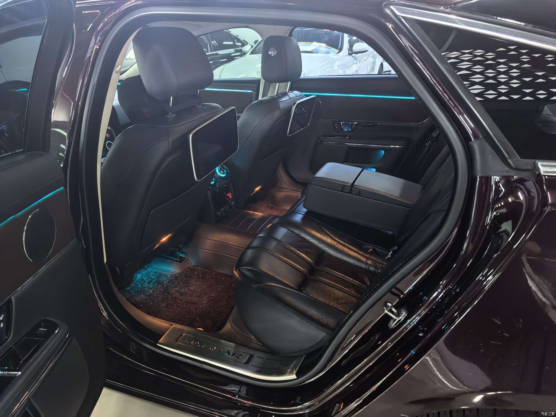 Jaguar XJ, 2017 8