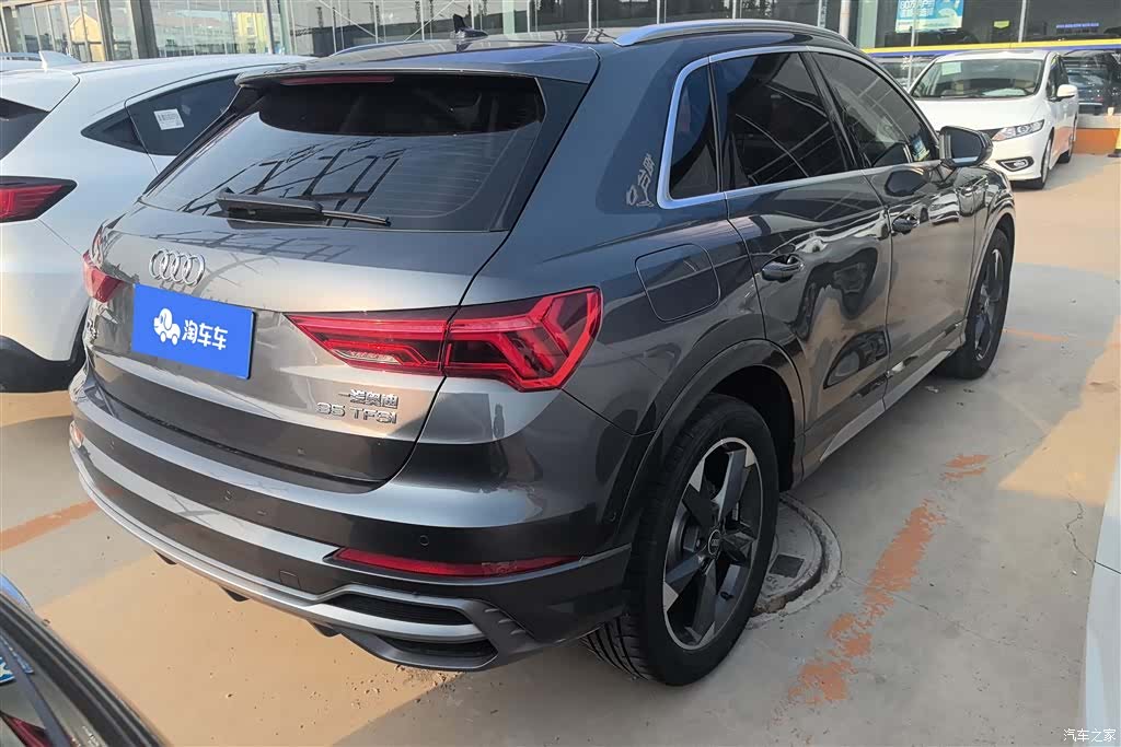 Audi Q3, 2023 3