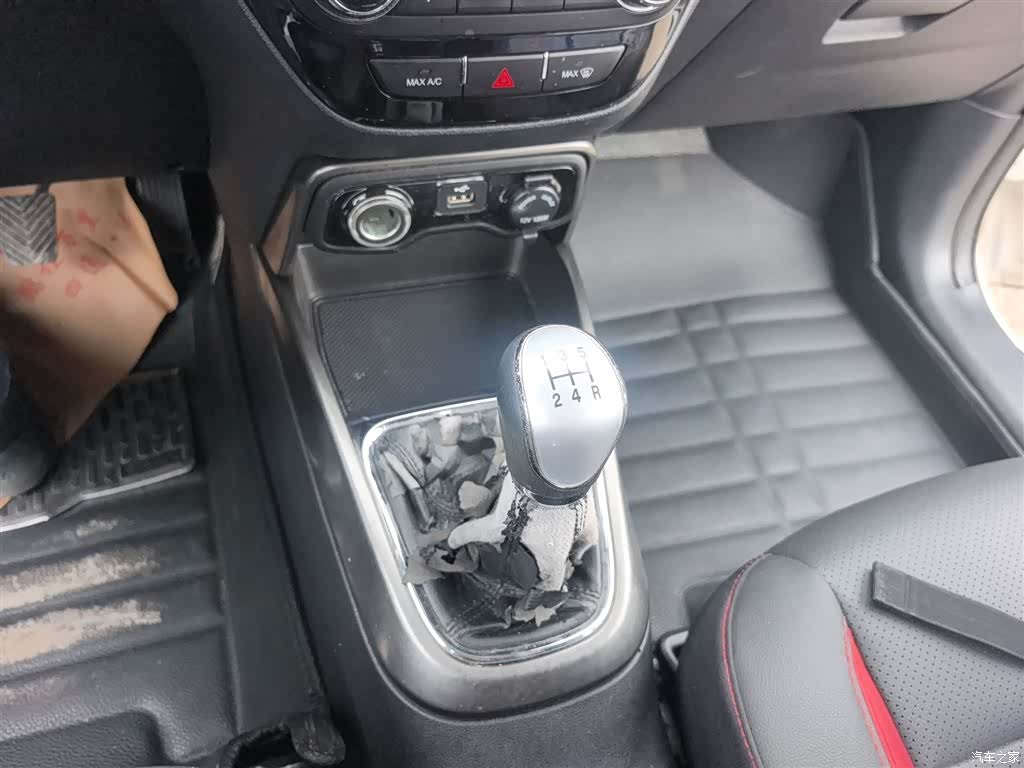 Changan CS15, 2016 14