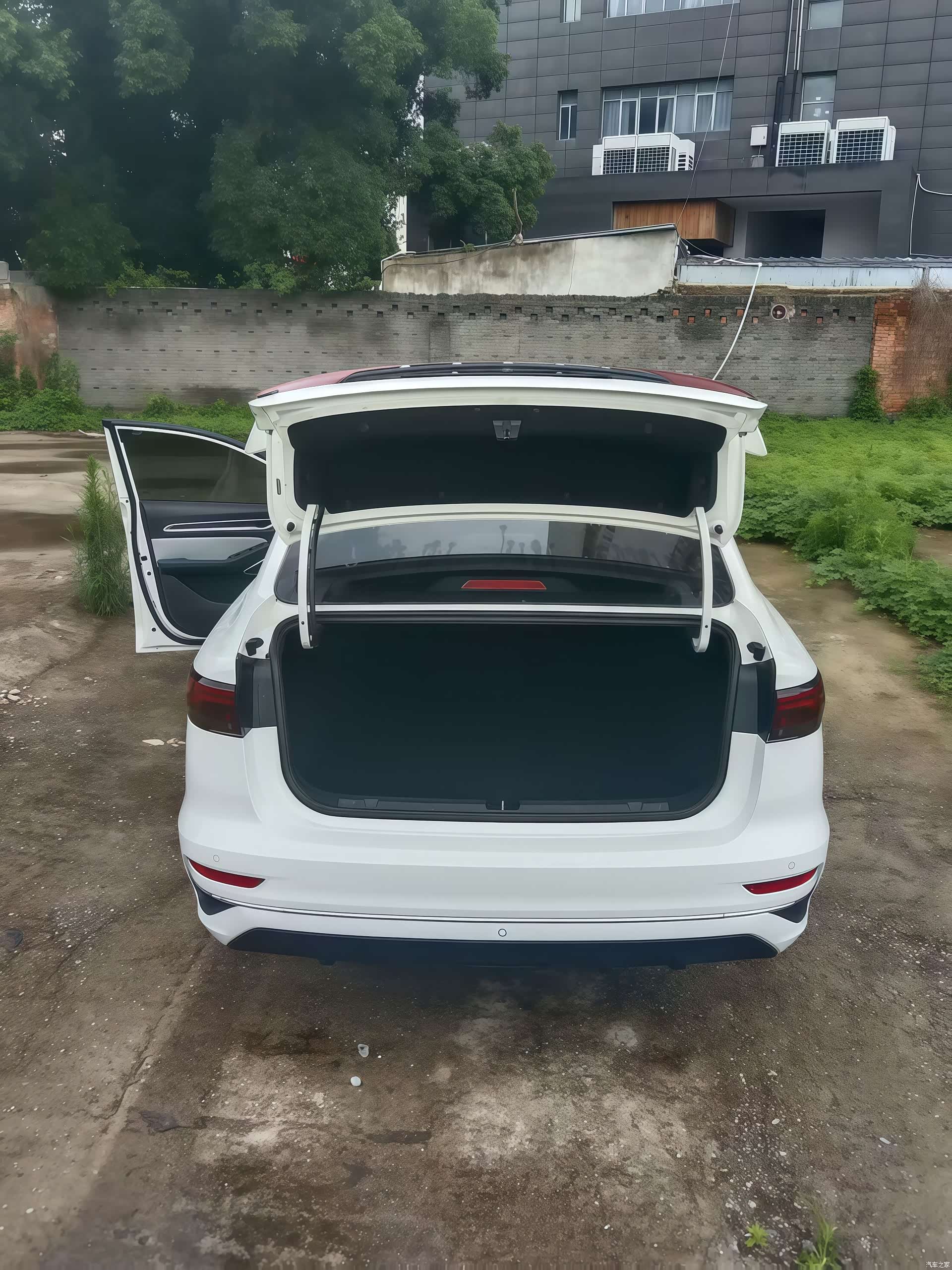 Geely Emgrand, 2021 18