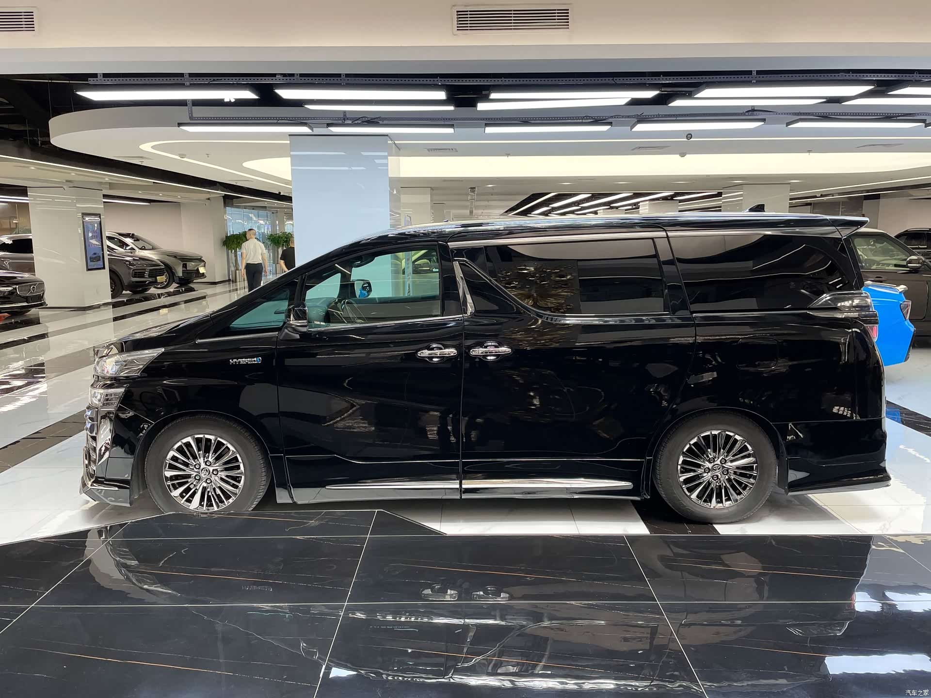 Toyota Vellfire, 2020 6