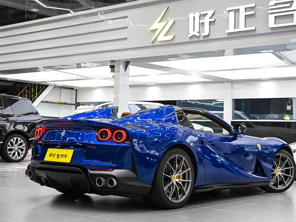 Ferrari 812