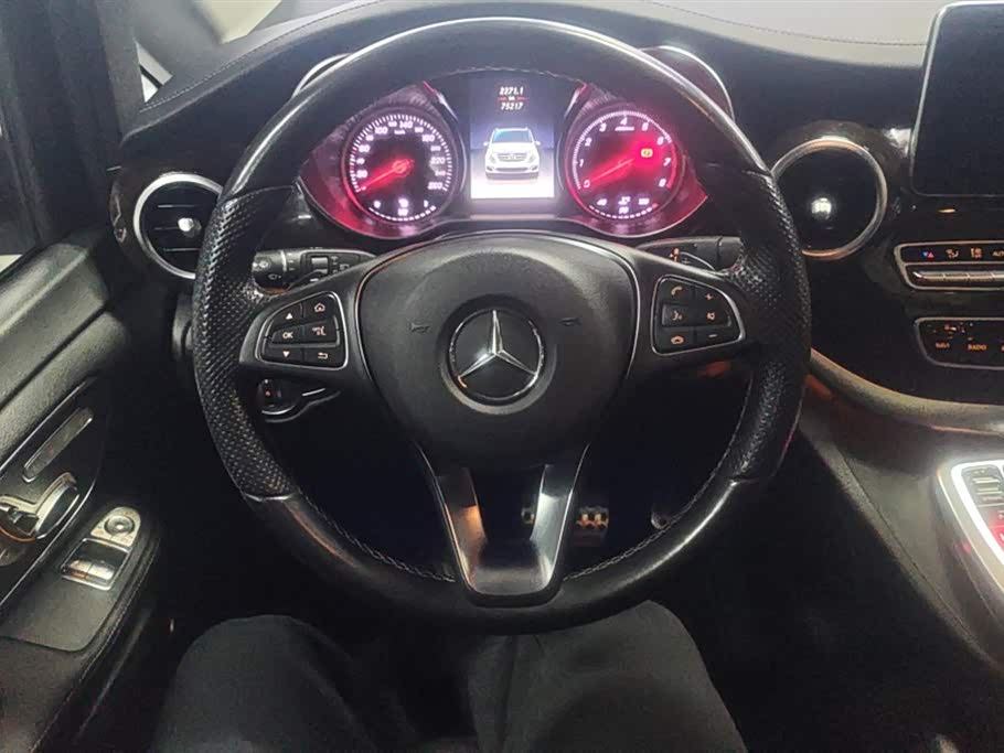 Mercedes-Benz V-class