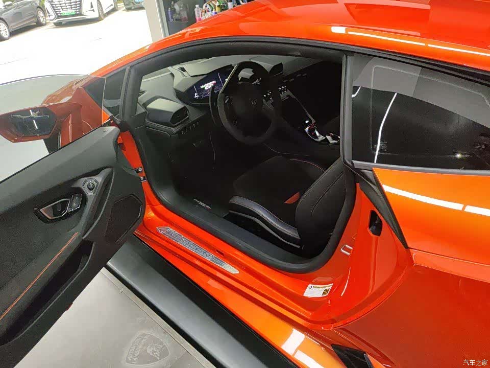 Lamborghini Huracán, 2022 3