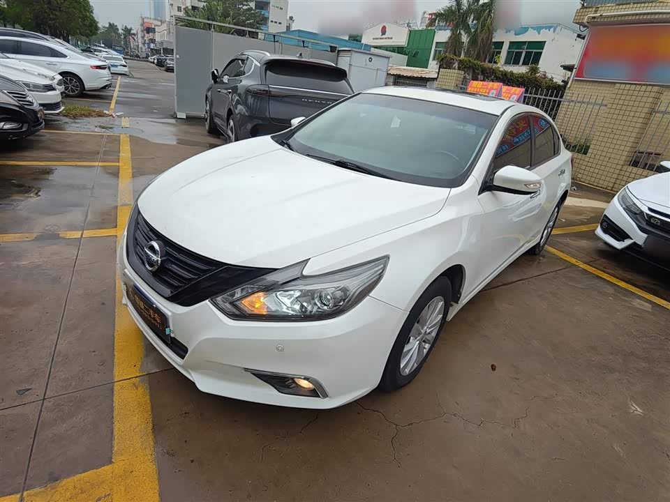 Nissan Teana