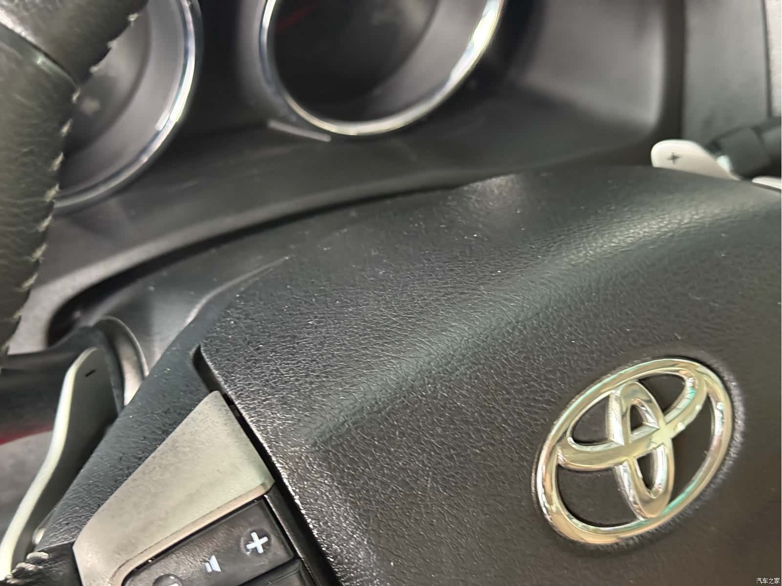 Toyota 2.5V, 2015 11