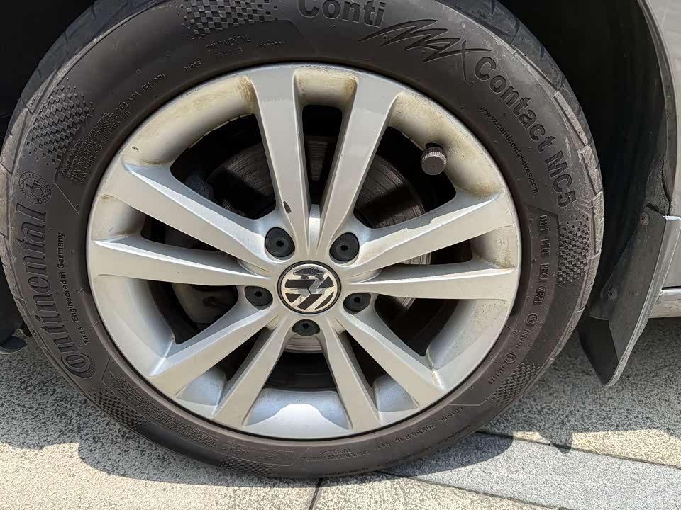 Volkswagen Sagitar