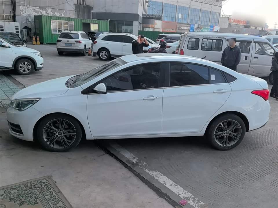 Chery Arrizo 5