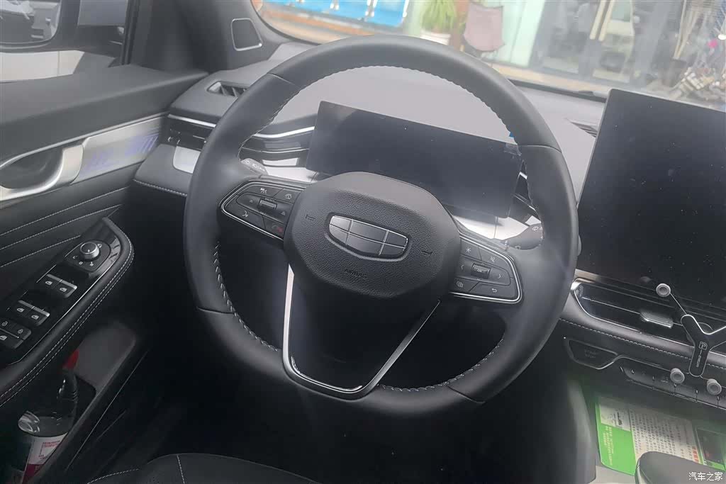 Geely Preface, 2025 15