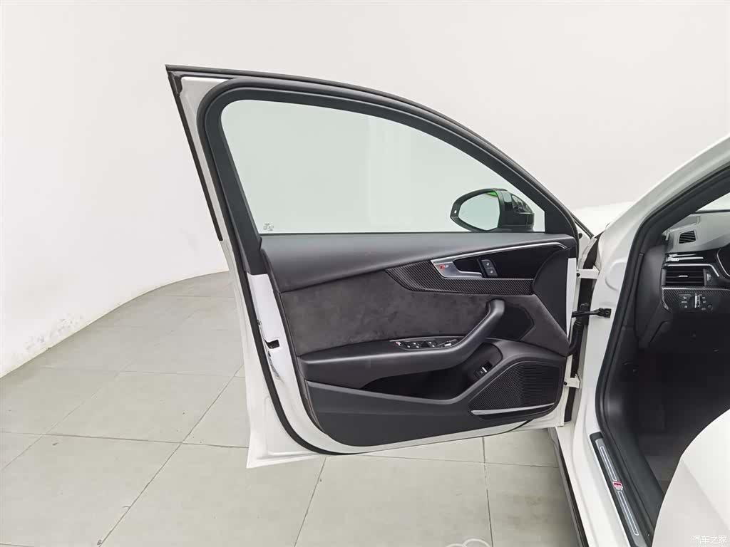 Audi A4L, 2022 8