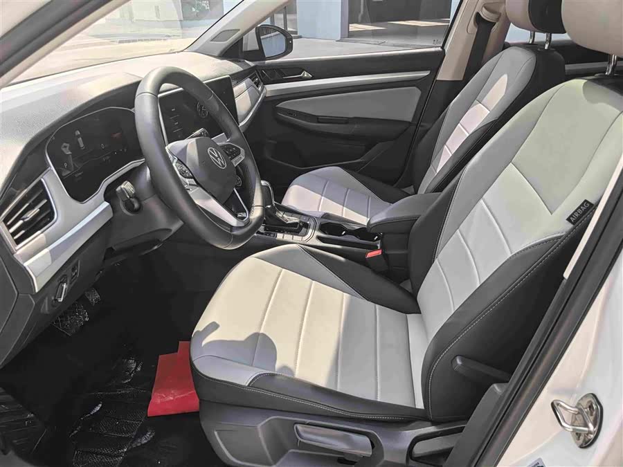 Volkswagen Bora 2023, фото 10