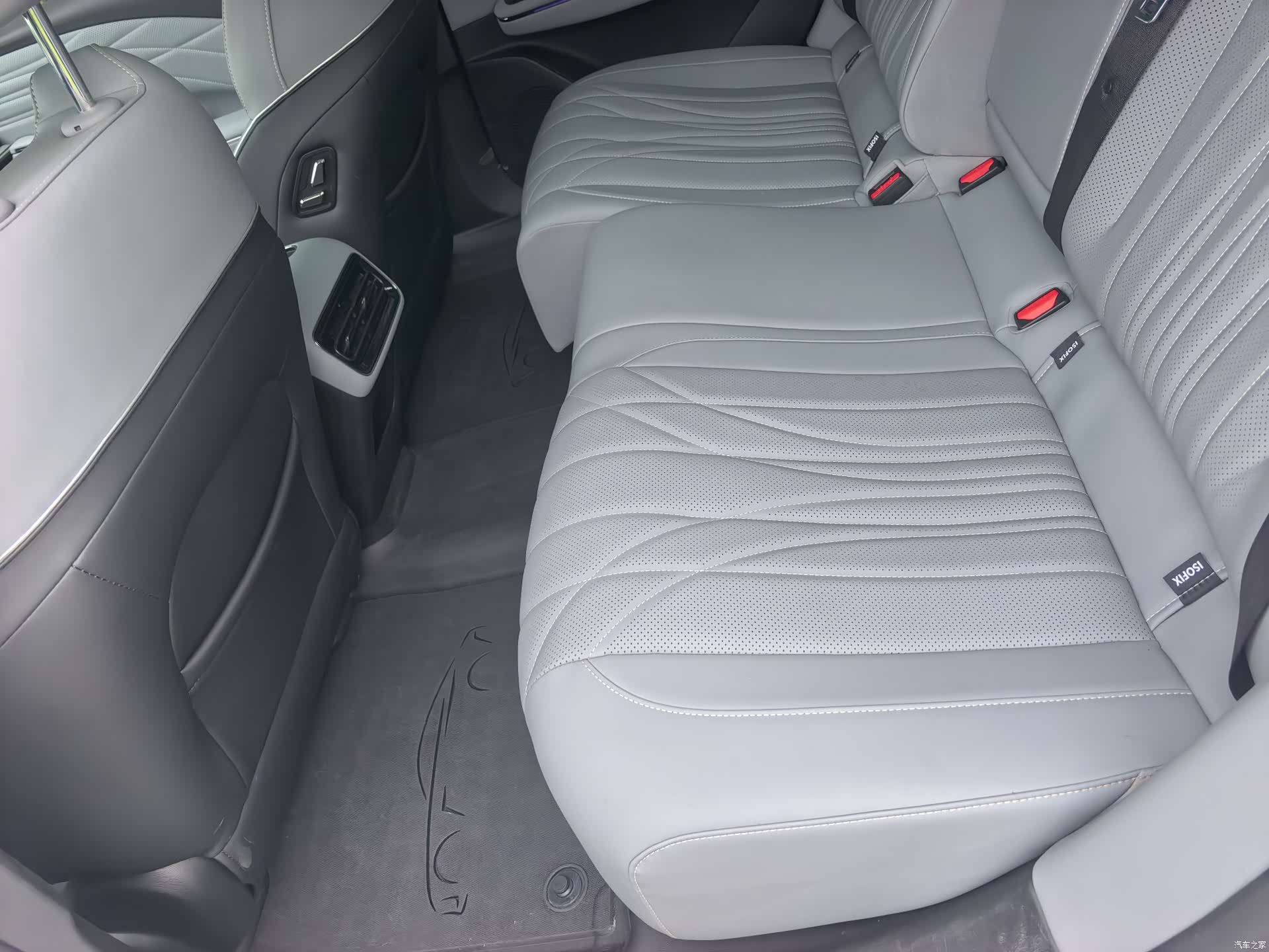Geely E8, 2025 8