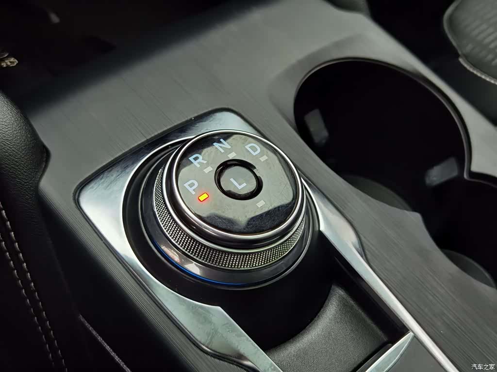 Ford Focus, 2022 13
