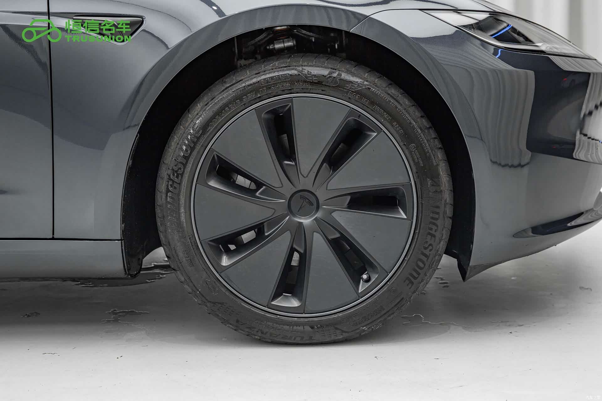 Tesla Model 3, 2025 11