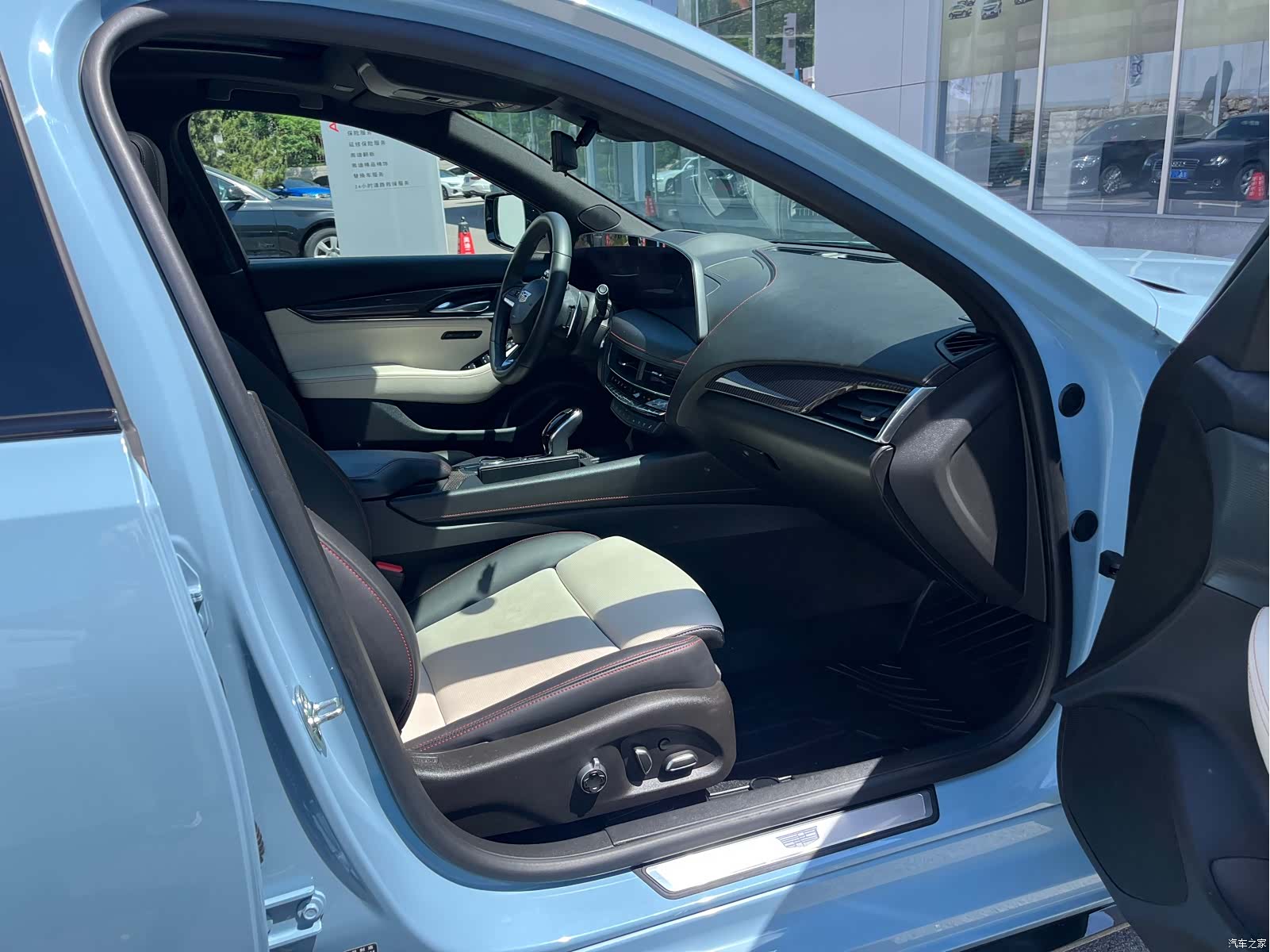 Cadillac CT5, 2025 17