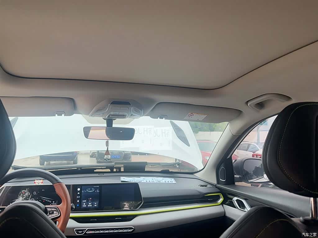 Geely Coolray, 2022 22