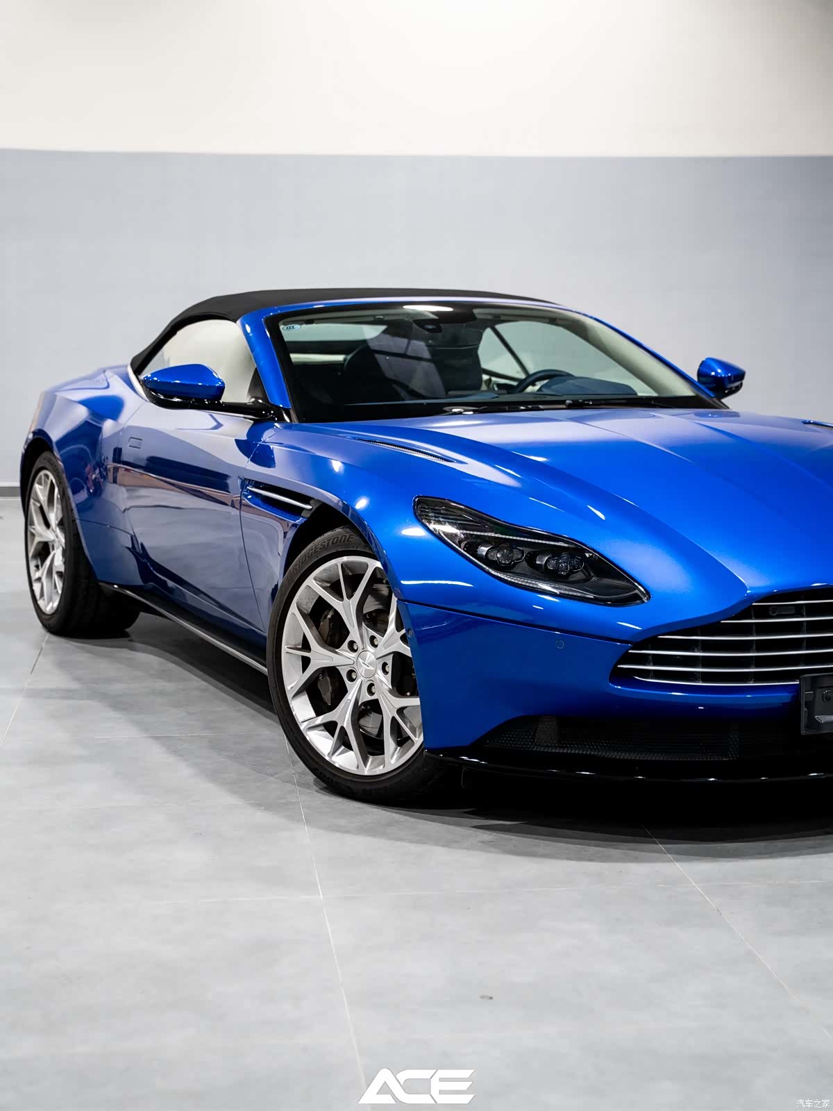 Aston Martin DB11, 2019 2