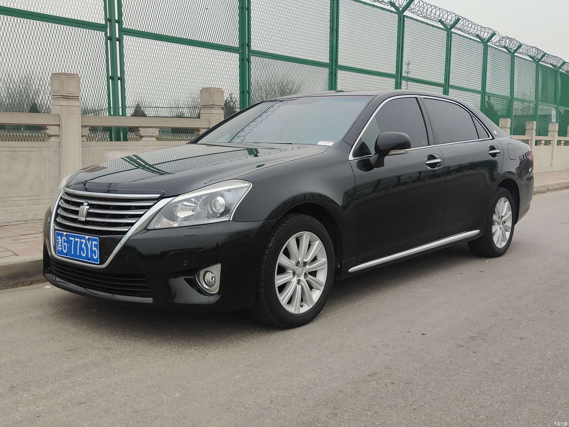 Toyota Crown, 2012 1