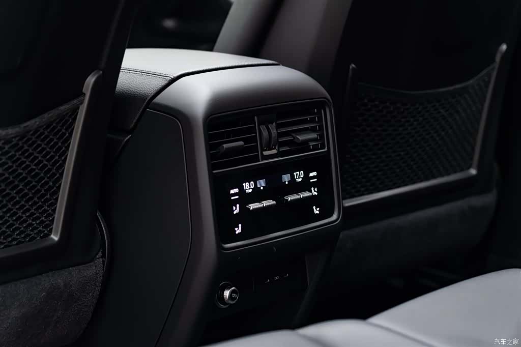 Porsche Cayenne, 2024 10