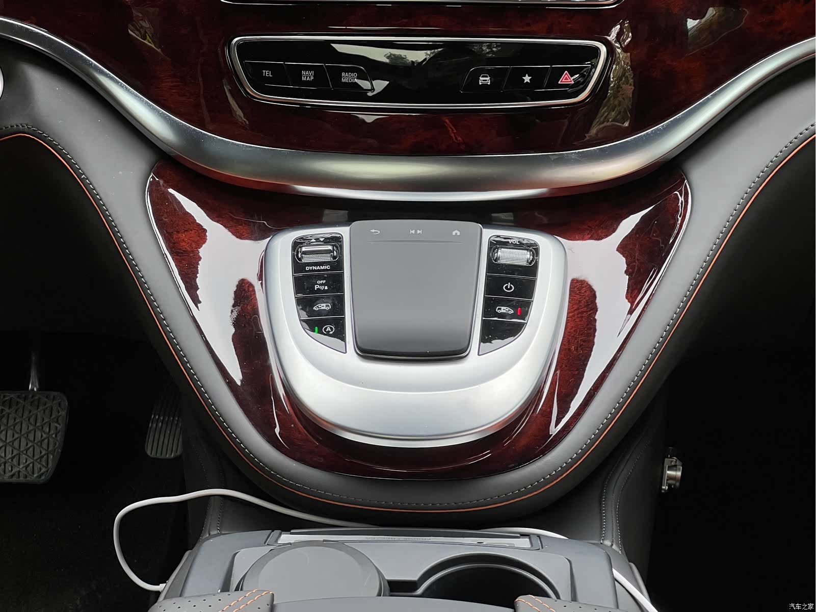 Mercedes-Benz V-Class, 2024 15