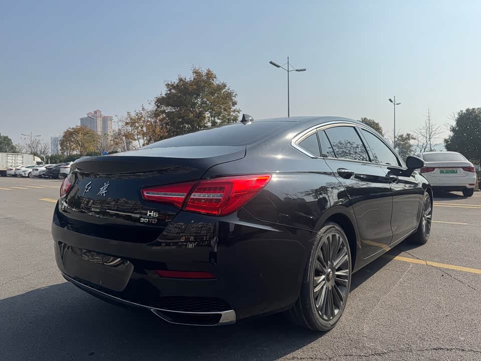 Hongqi H5