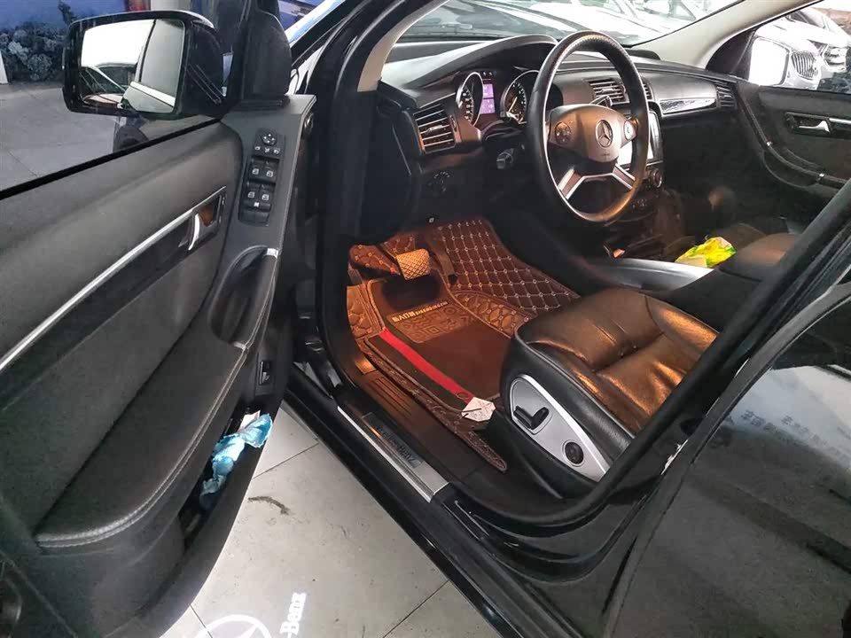 Mercedes-Benz R-class