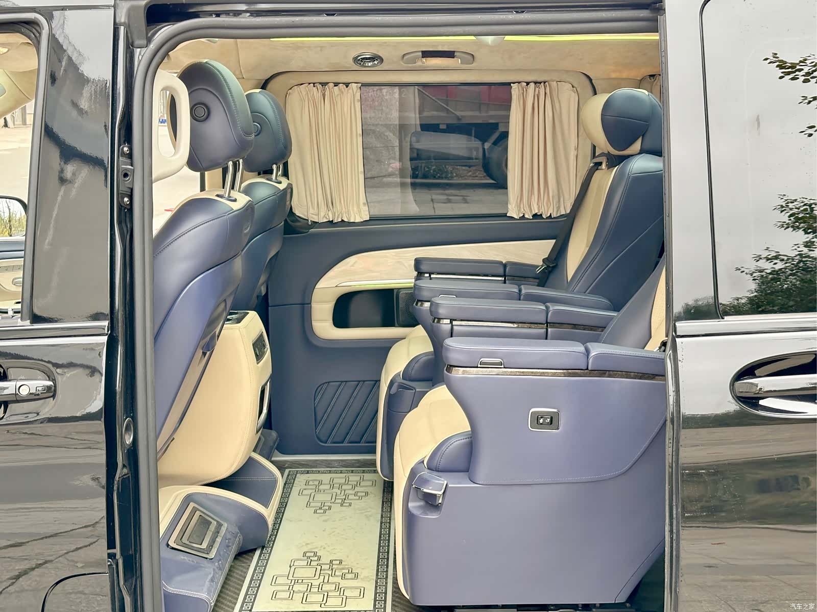 Mercedes-Benz V-Class, 2018 8