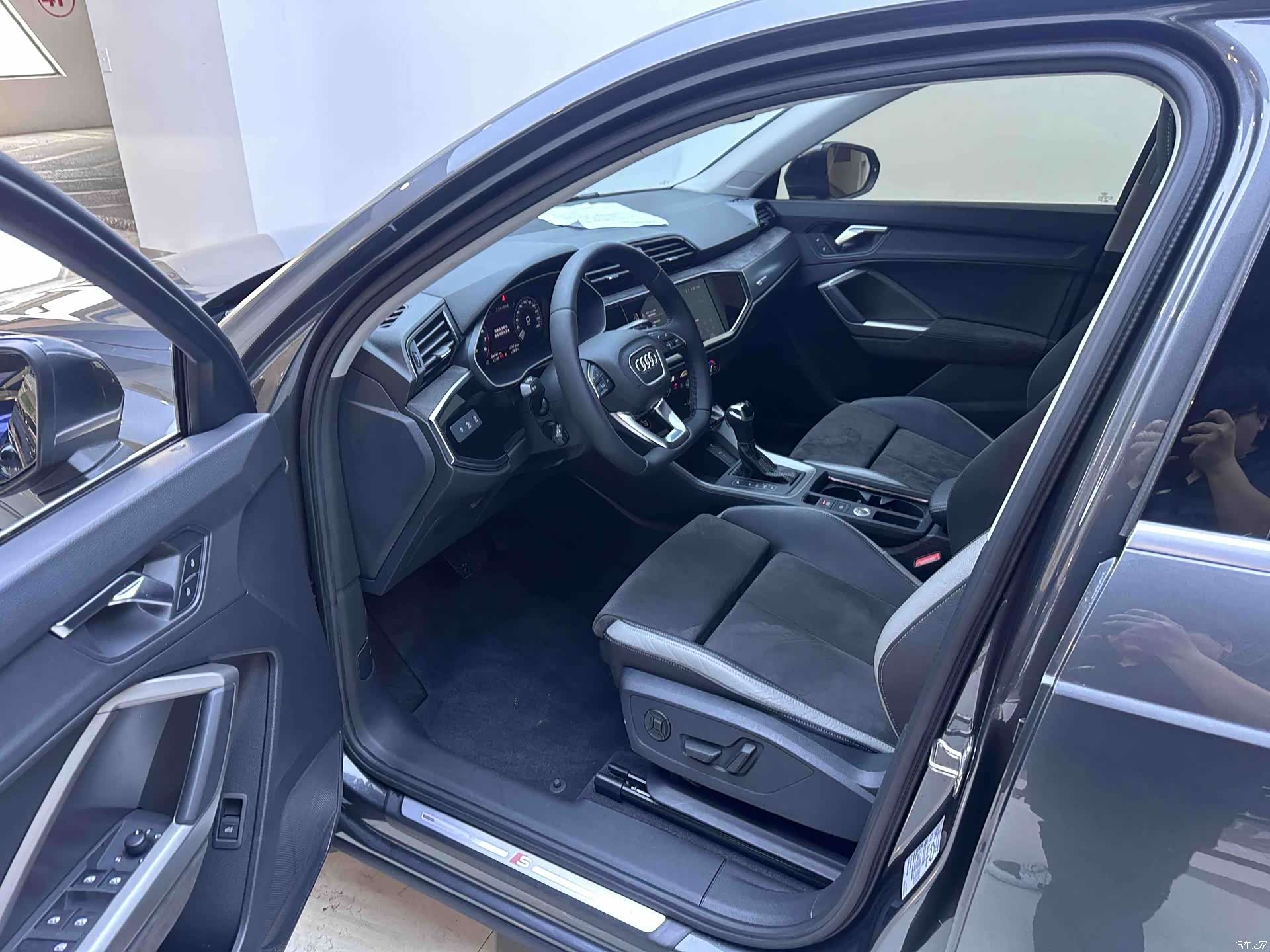 Audi Q3, 2022 10