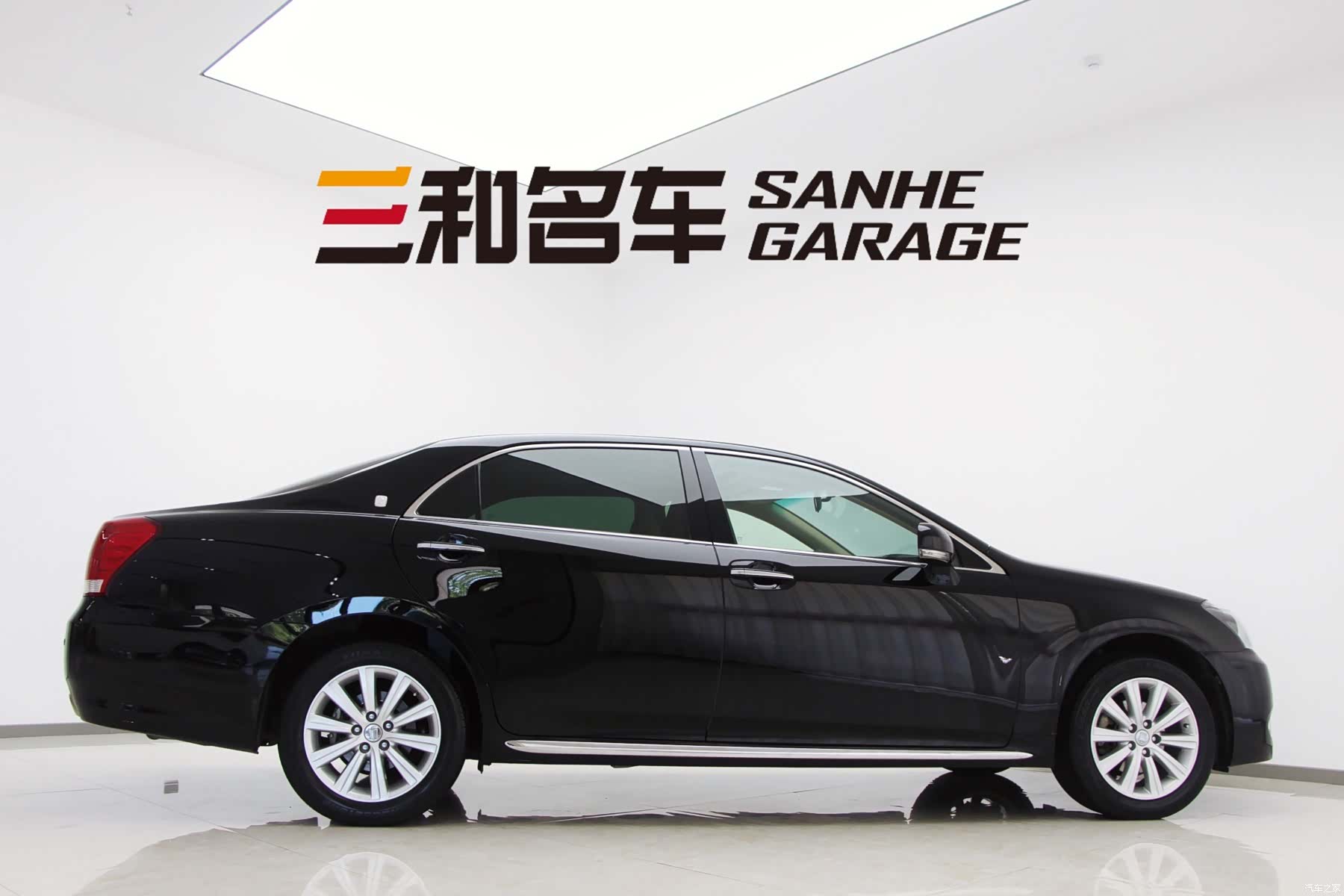 Toyota Crown, 2012 4