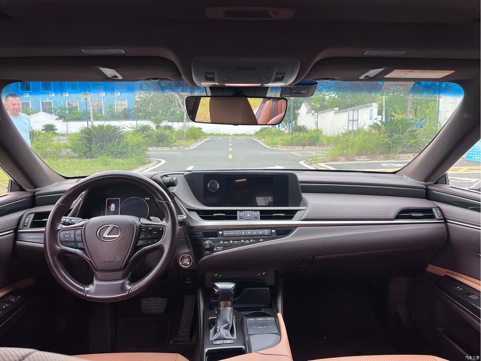 Lexus ES, 2019 7