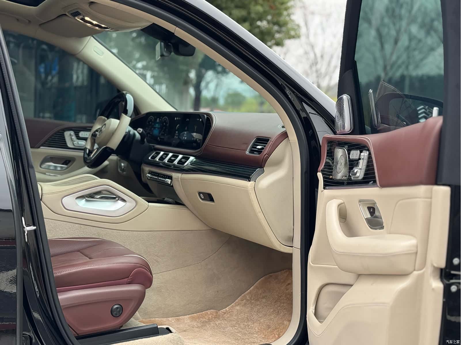 Mercedes-Benz GLS, 2024 13