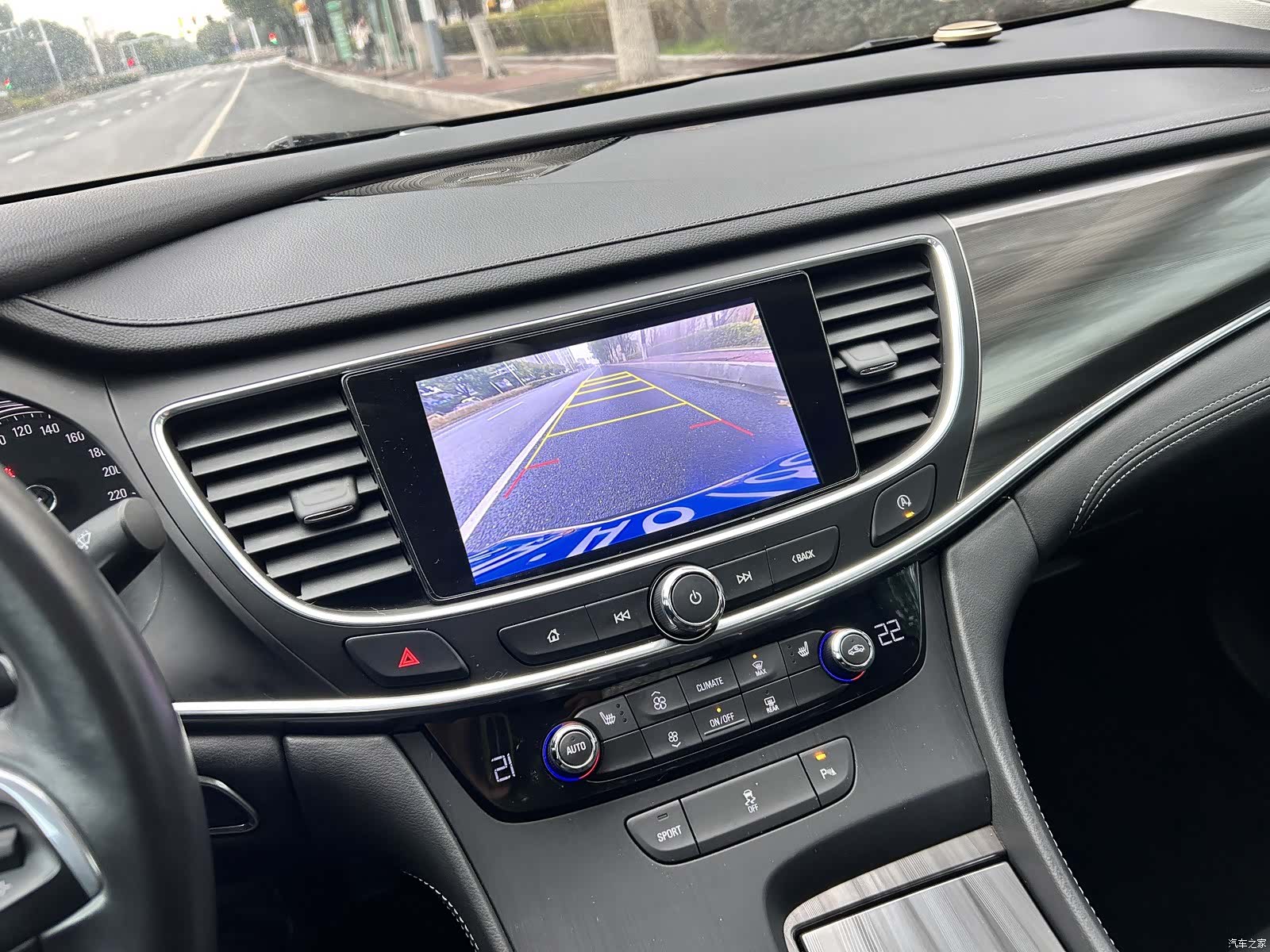 Buick LaCrosse, 2022 13