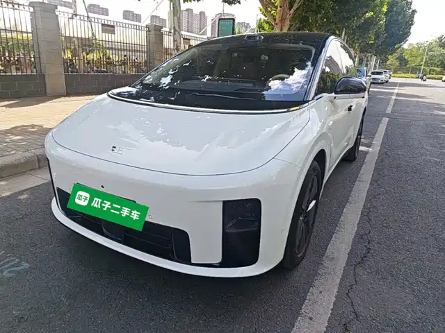 Li Auto i8 2025 — купить из Китая под заказ