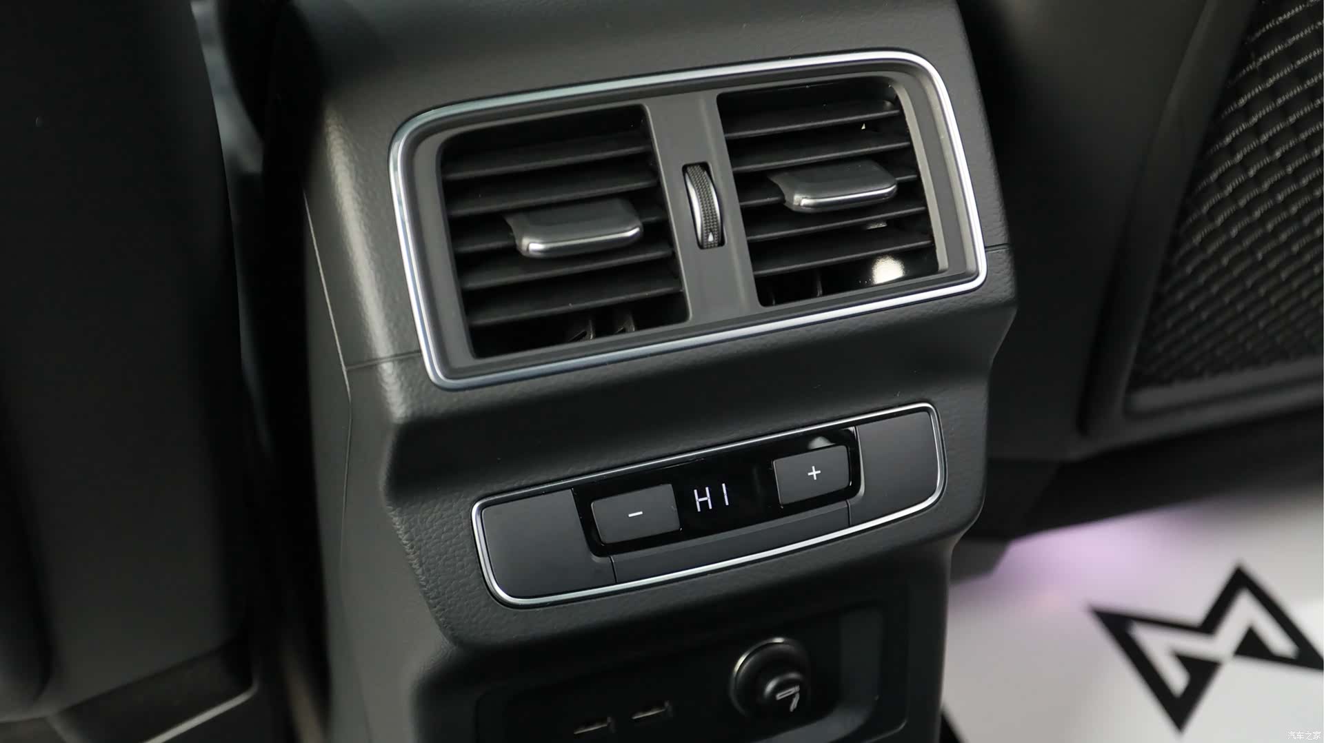 Audi Q5L, 2021 15