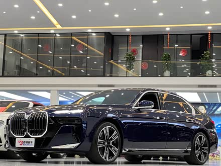 Ȫ�ݶ��ֱ���7ϵ 2023�� 740Li ������ M�˶���װ